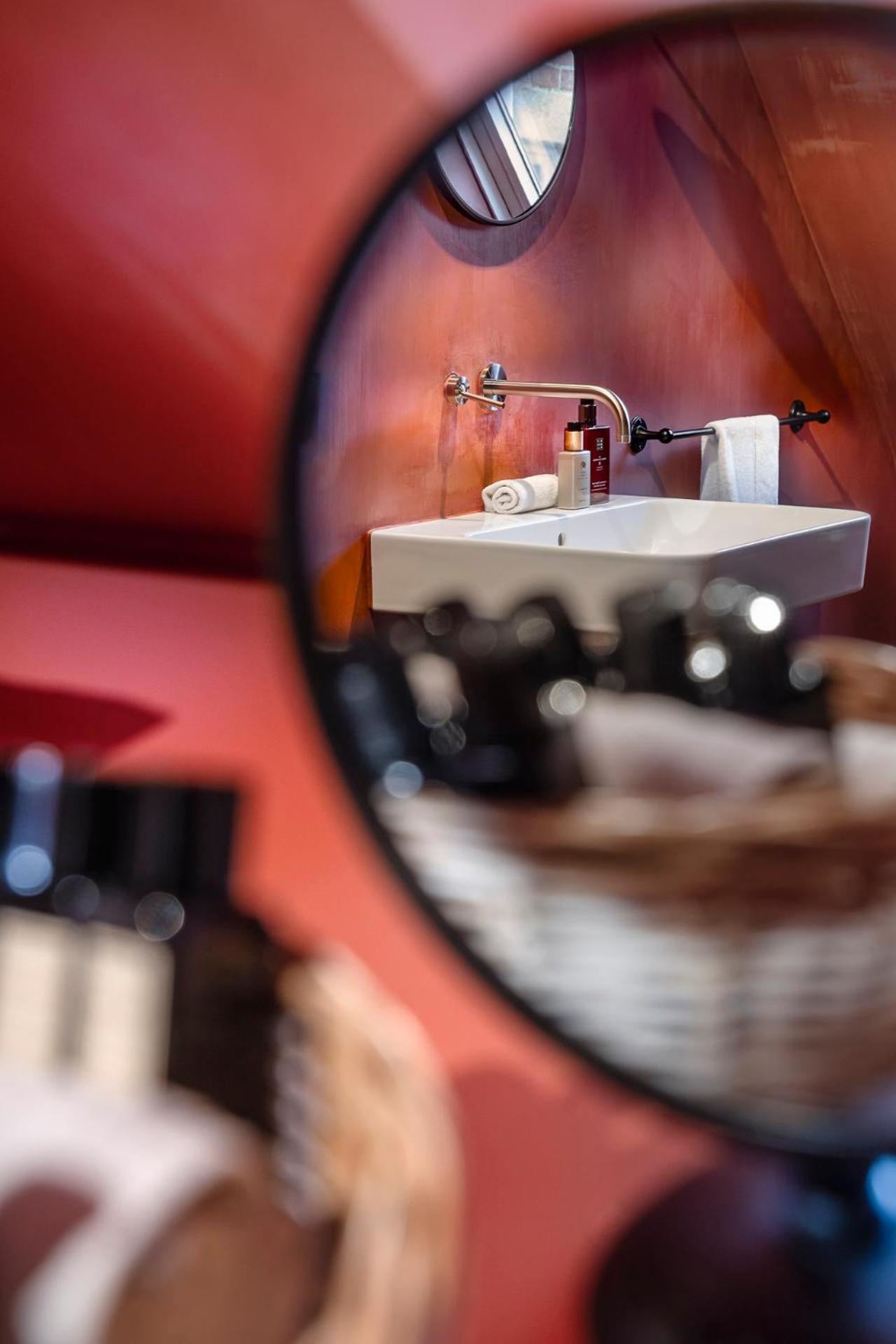 The Bank 1869 - Unique Guestrooms In The Historic Center Of Bruges